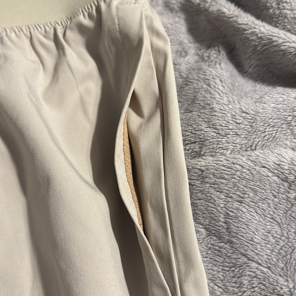 Under Armour, unstoppable, pants size XXL tan. - Picture 6 of 7